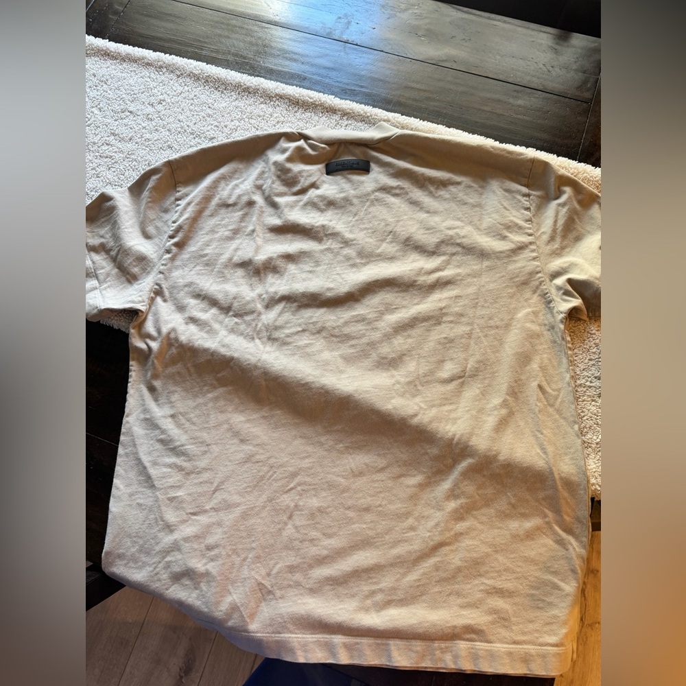 Essentials tee - Picture 3 of 3